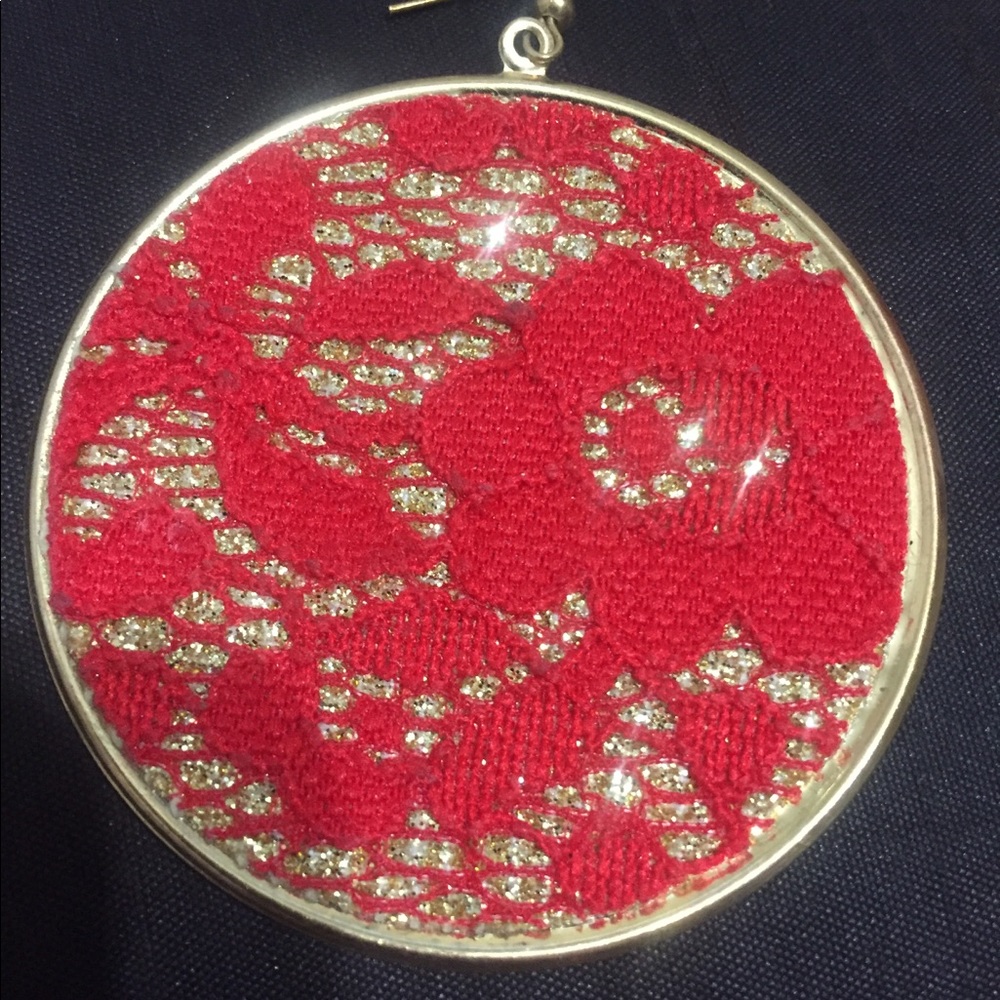 Beautiful lace red and gold earrings !